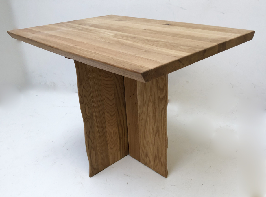 Baumtisch Tisch Kreuzfußtisch Oviedo 2, 105/75 cm, ohne Mittelfuge, Wildeiche geölt
