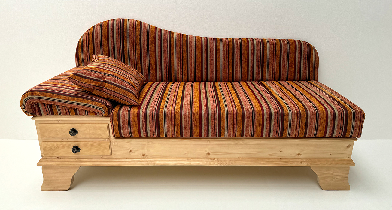 Sofa Liege Chiemgau, Länge 180 cm, Sitzhöhe 50 cm, Sonderton Adler Wengen 11456, Edmonton rot