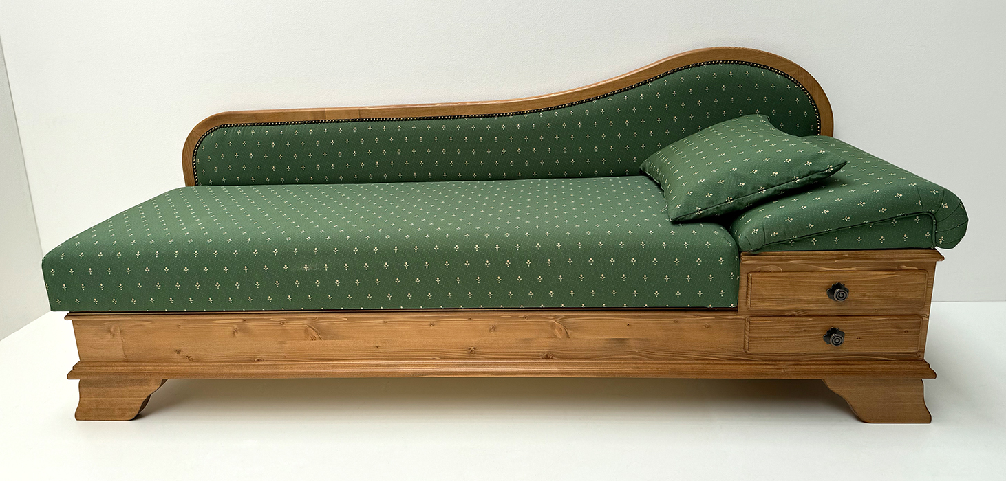 Sofa Liege Garmisch, Sonderlänge 205 cm, Antik dunkel, Kleur 2, Kundl grün