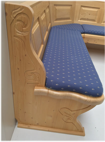 Wangenausführung geschnitzt, Aussenwangenausführung geschnitzt