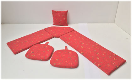 Eckbank-Auflagen, Eckbank-Polster nach Maß, Ausführung genäht abziehbar, Pöchlarn Ranke rot