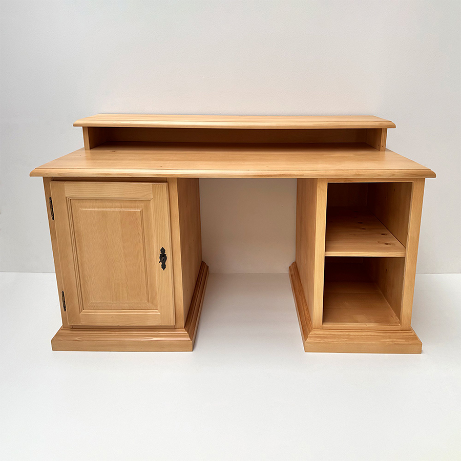 Schreibtisch Füssen Breite 150 cm, 1 Container, 1 Regal offen, Aufsatz, Monitorbrücke