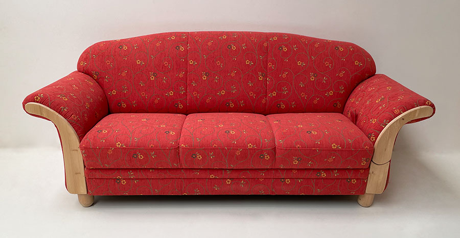 Polstersofa Wallis 344-30, 3-Sitzer, L= 210 cm, Fuß rund 577, Stoff Pöchlarn Ranke Rot