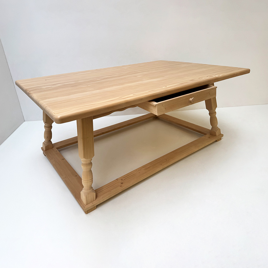 Vierfußtisch 4520 Amberg 120/180 mit Fußrahmen, mit Schubladen