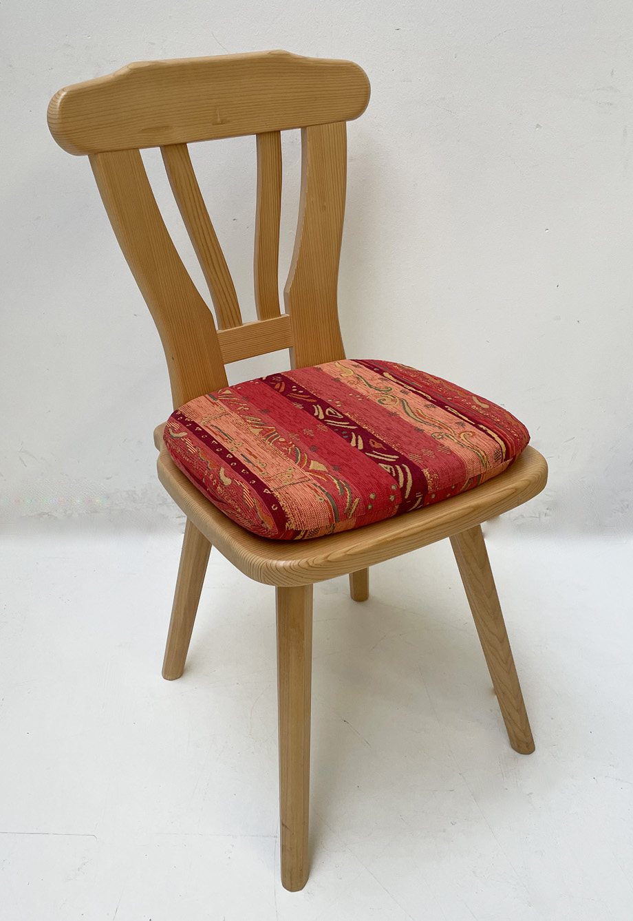 Bauernstuhl WL-Sprossenst 2011 mit gekehlter Lehne, Polster genäht mit Wendelasche, Pocking bordeaux