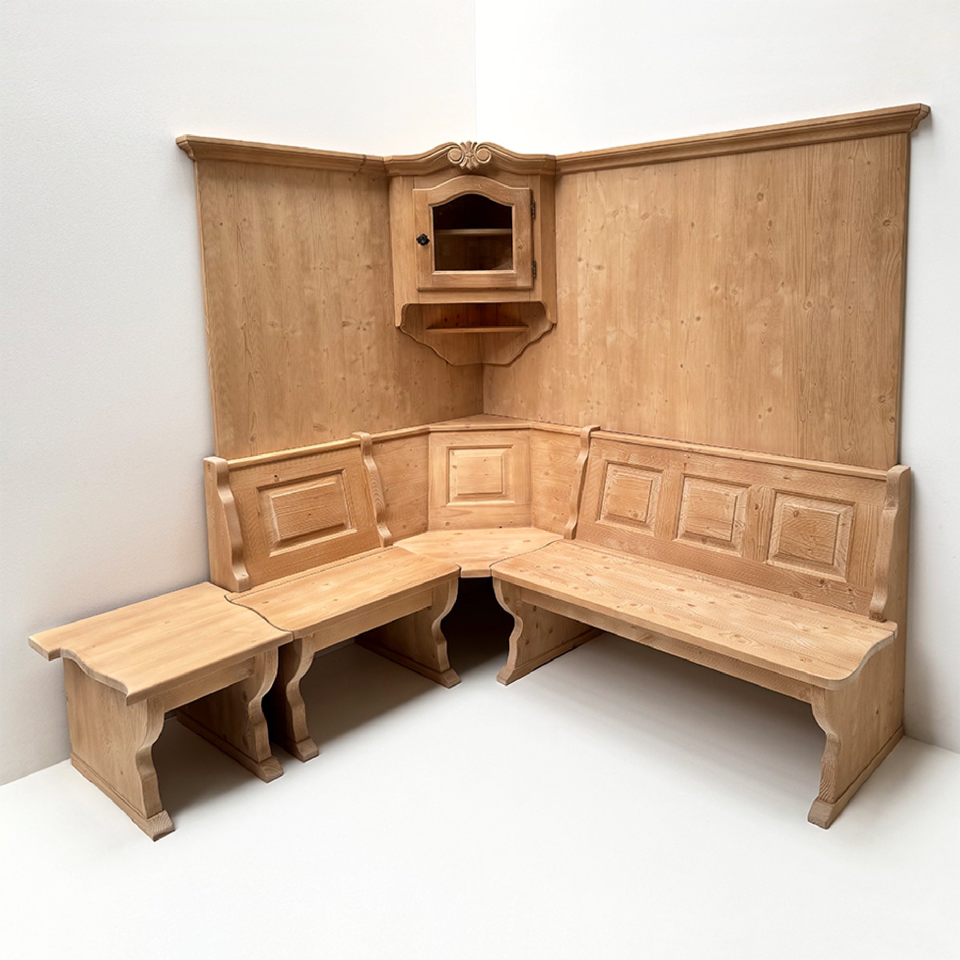 Eckbank Amberg 125/185 cm mit Wandverkleidung glatt, Eckhänger Amberg, Anstellhocker, System Amberg