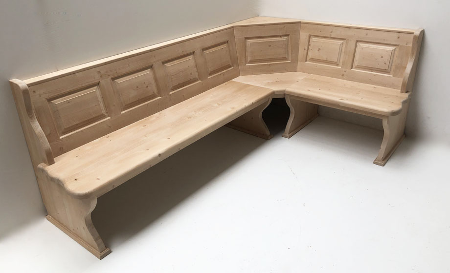 Eckbank Lindau 240/150 cm, Aussenwangen glatt, Ablagen Standard 6 cm