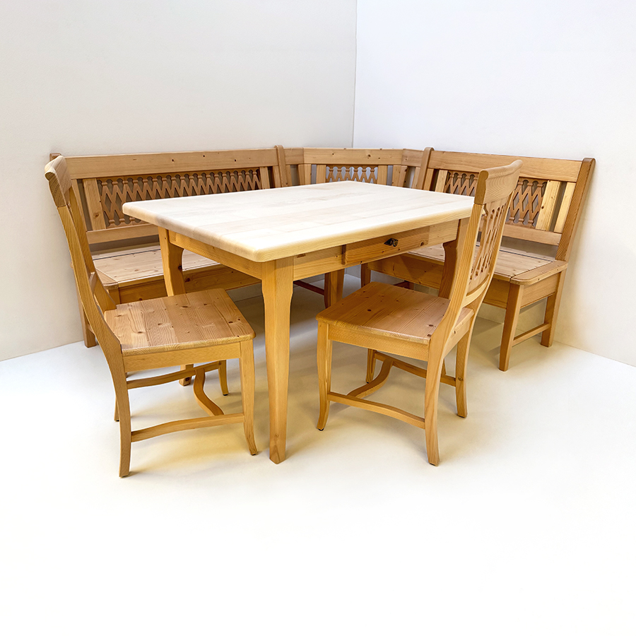 Eckbankgruppe Kramsach, Eckbank 190/155 cm , Vierfußtisch Ahornplatte 120/85, 2 Stühle, Adler Wengen