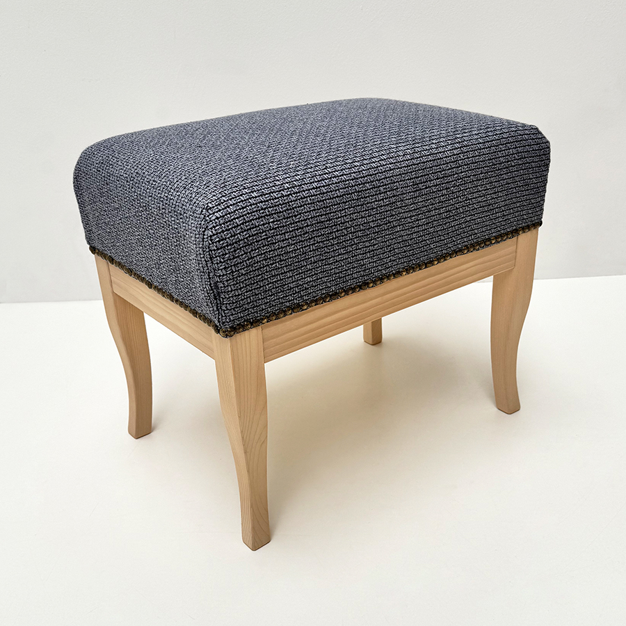 Hocker Inzell, Rosner gewachst, Stoff Perle Joppe 70 blau