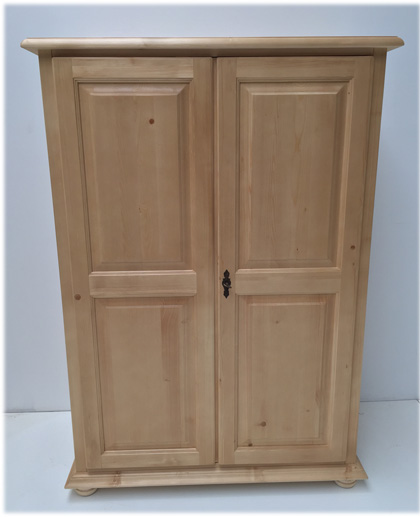 PC-Schrank Füssen mit Vollholztüren