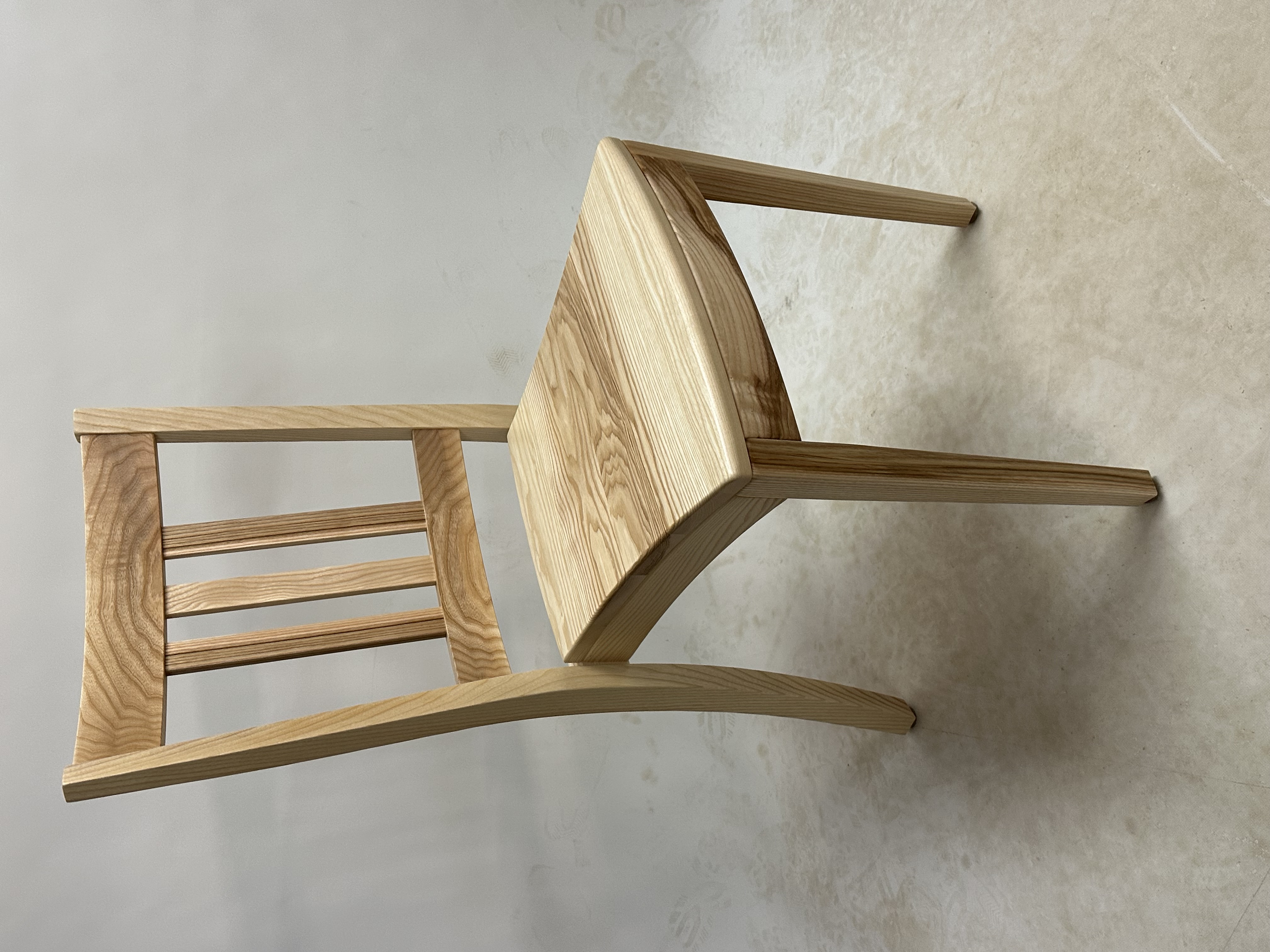 Stapelstuhl Esche Mod. 396, mit Braunkern, Stapelstuhl Holz, Esche natur lackiert