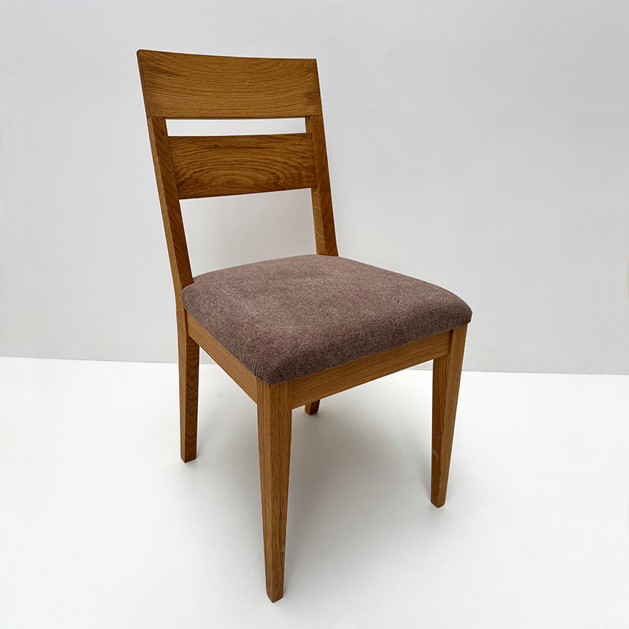 Stuhl Filippa-P, Massivholzstuhl Festpolsterung, Mercury 120 mittelbraun