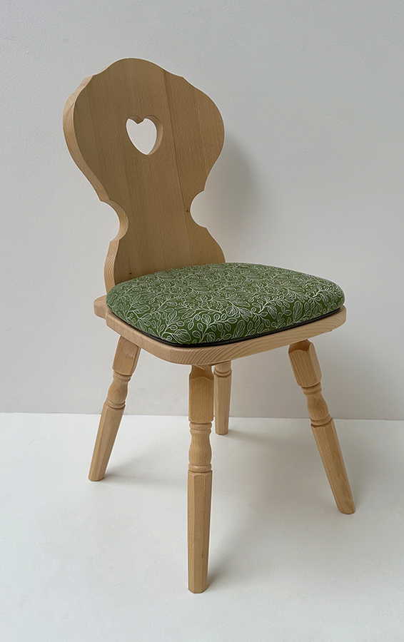 Bauernstuhl Munich, München, gedrechselter Fuß, Fichte, Rosner lackiert, Polsterplatte TS-3632