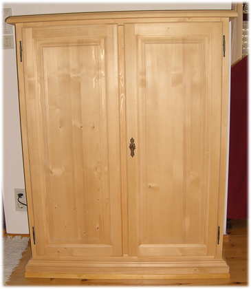 TV-Schrank Füssen Sondermaß mit Vollholztüren