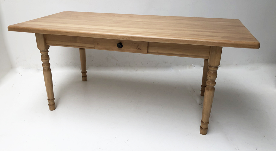 Vierfußtisch Rangau 90/180 cm mit Schubladen, Antik hell gebeizt und lackiert