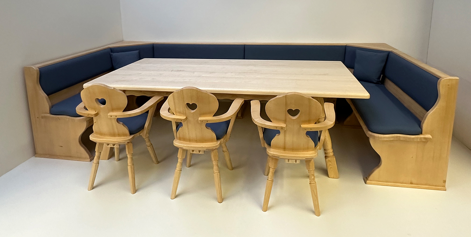 Eckbankgruppe Lindau U-Bank 180/360/180 cm, Vollpolster Wels blau, Tisch 4510-A, Armlehn Munich