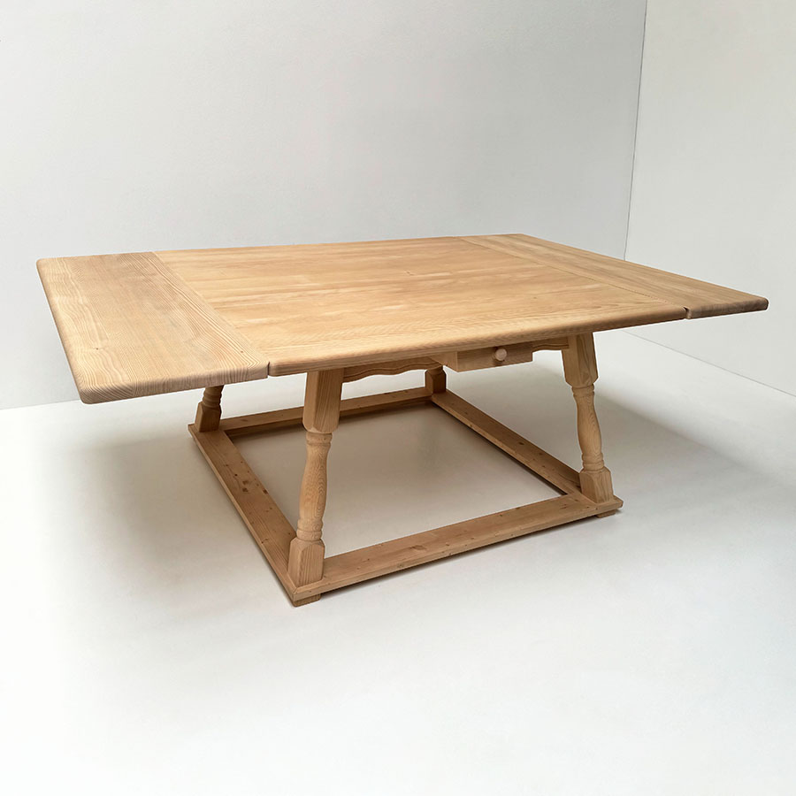 Vierfußtisch 4520 Amberg 140/140 mit Fußrahmen, inkl. 2 Ansteckplatten 40 cm