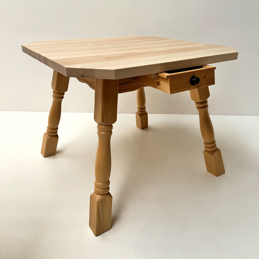 Vierfußtisch 4510 Amberg mit Schubladen,100/100, Ecken abgeschrägt, Ahornplatte 4 cm, natur lackiert