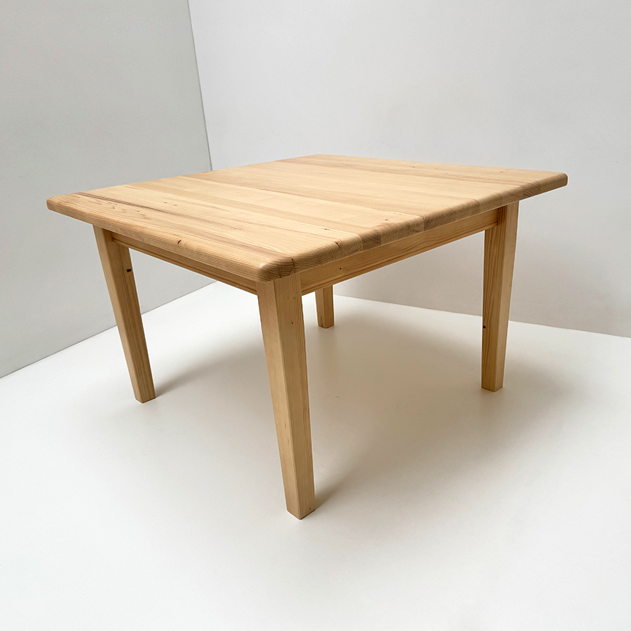 Vierfußtisch Nürnberg  120/120 mit-Schiebeplattenfunktion 40 cm