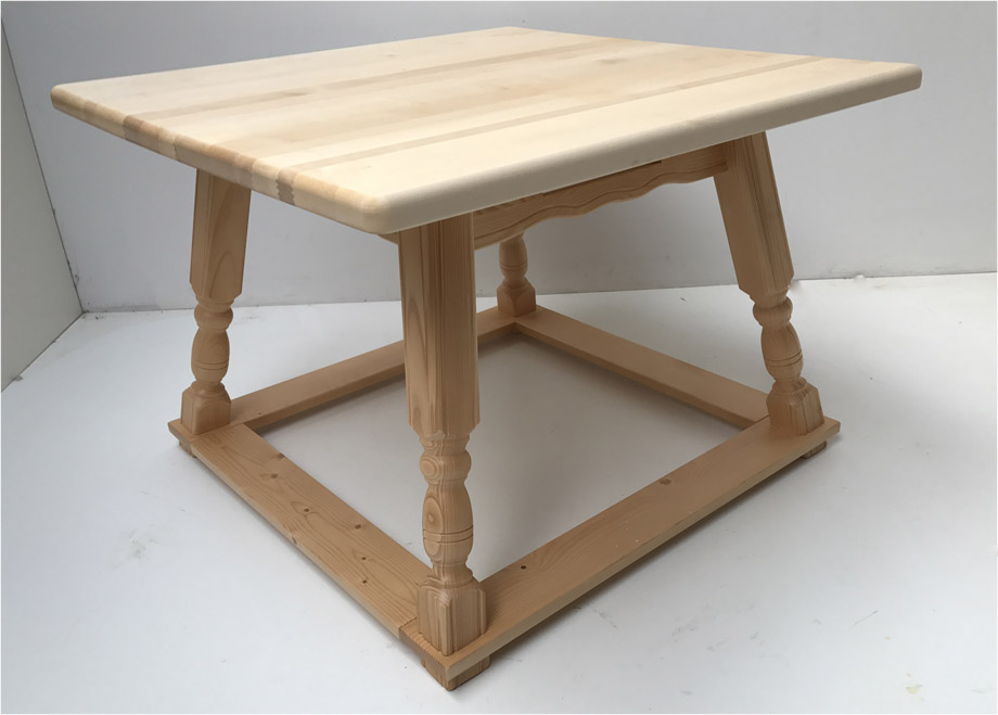 Jogl-Tisch 120/120 mit Schub mit Fußrahmen, Ahornplatte